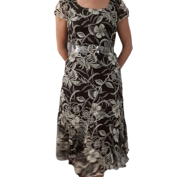 By LINEA DOMANI from MELANIE LYNE• MID LENGTH LAYERED WATERFALL DRESS• M… - Picture 2 of 8